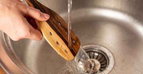 كيف تحافظ على أدوات الخشب في المطبخ